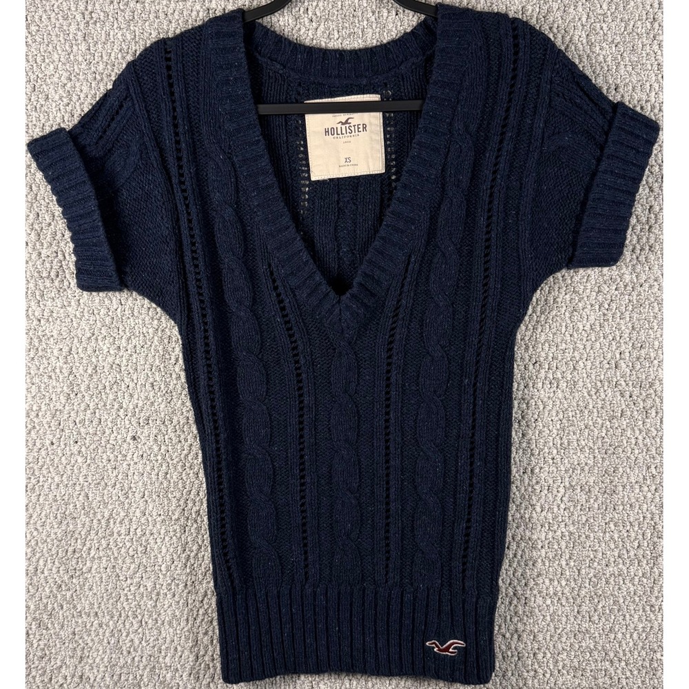 Hollister Sweater Womens XS Navy Blue Cable Knit V-Neck Short Sleeve Preppy